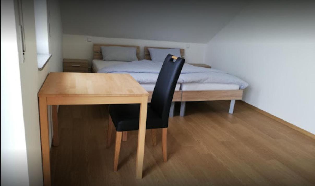 Ferienwohnungen Weishaupt, Pfingstweider Str. 30 Meckenbeuren Exterior foto